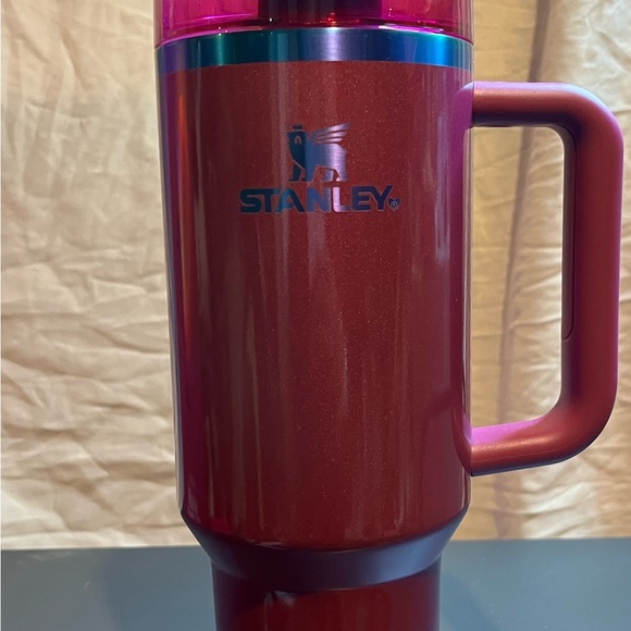 Stanley The Quencher H2.0 Flowstate 40 oz Tumbler in Berry Truffle NIB - Picture 3 of 7